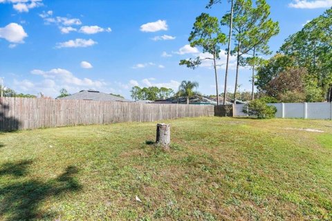 House in Palm Coast, Florida 4 bedrooms, 276.48 sq.m. № 2212689 - photo 23