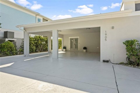 House in Palmetto, Florida 3 bedrooms, 429.95 sq.m. № 2127555 - photo 4