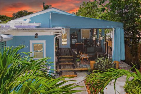 Villa ou maison à vendre à Miami, Floride: 4 chambres, 181.72 m2 № 1966674 - photo 3