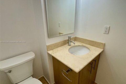 Copropriété à vendre à Bal Harbour, Floride: 1 chambre, 83.24 m2 № 1867343 - photo 21