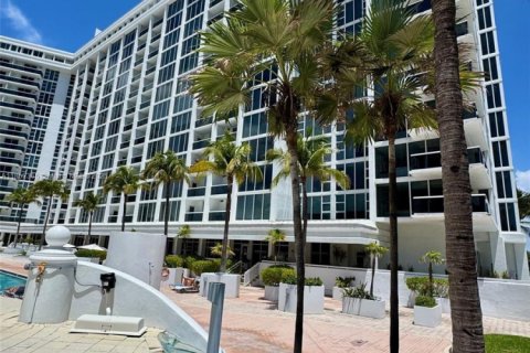 Copropriété à vendre à Bal Harbour, Floride: 1 chambre, 83.24 m2 № 1867343 - photo 27