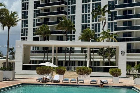 Copropriété à vendre à Bal Harbour, Floride: 1 chambre, 83.24 m2 № 1867343 - photo 29