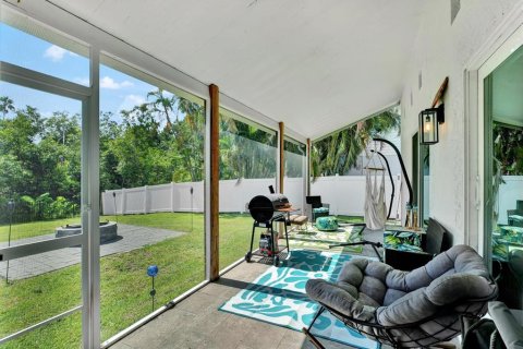 House in Pinellas Park, Florida 3 bedrooms, 190.73 sq.m. № 1826755 - photo 26