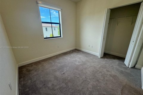 Touwnhouse à vendre à Hialeah, Floride: 3 chambres, 131.18 m2 № 1969273 - photo 16