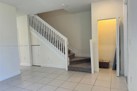 Touwnhouse à vendre à Hialeah, Floride: 3 chambres, 131.18 m2 № 1969273 - photo 23