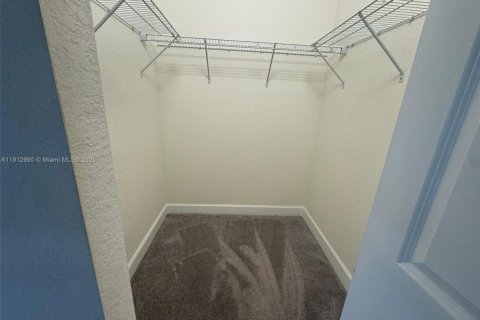 Touwnhouse à vendre à Hialeah, Floride: 3 chambres, 131.18 m2 № 1969273 - photo 20