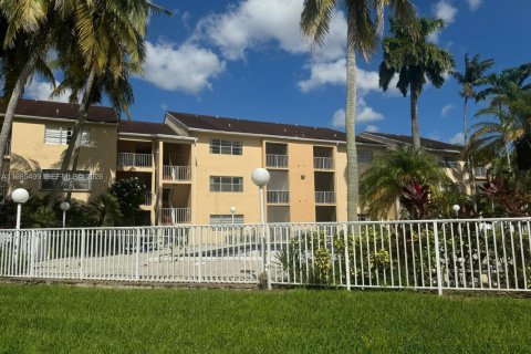 Condominio en Miami, Florida, 2 dormitorios  № 2049056