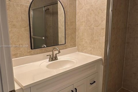 Condominio en alquiler en Miami, Florida, 2 dormitorios, 101.54 m2 № 2049056 - foto 13