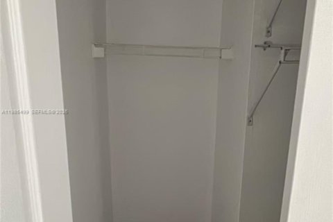 Condominio en alquiler en Miami, Florida, 2 dormitorios, 101.54 m2 № 2049056 - foto 22