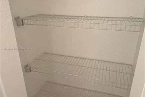 Condominio en alquiler en Miami, Florida, 2 dormitorios, 101.54 m2 № 2049056 - foto 23