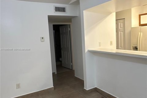 Condominio en alquiler en Miami, Florida, 2 dormitorios, 101.54 m2 № 2049056 - foto 12