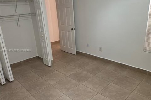 Condominio en alquiler en Miami, Florida, 2 dormitorios, 101.54 m2 № 2049056 - foto 17