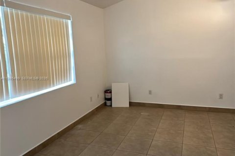 Condominio en alquiler en Miami, Florida, 2 dormitorios, 101.54 m2 № 2049056 - foto 11