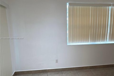 Condominio en alquiler en Miami, Florida, 2 dormitorios, 101.54 m2 № 2049056 - foto 8