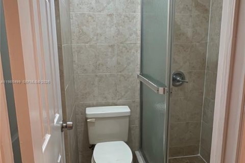 Condominio en alquiler en Miami, Florida, 2 dormitorios, 101.54 m2 № 2049056 - foto 19