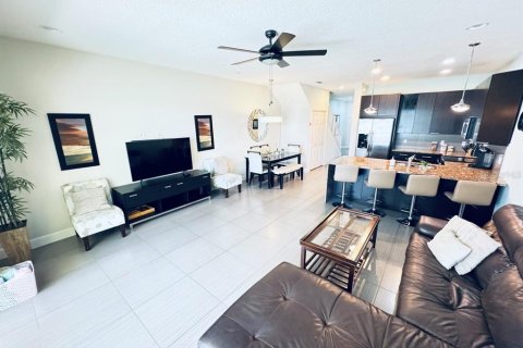 Townhouse in Clermont, Florida 3 bedrooms, 139.45 sq.m. № 1847372 - photo 2