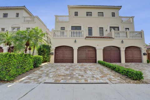 Touwnhouse à vendre à Fort Lauderdale, Floride: 3 chambres, 286.14 m2 № 2254617 - photo 2