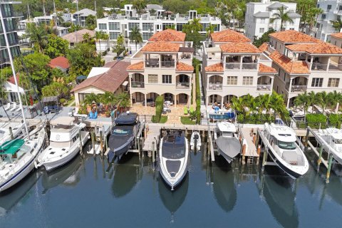 Touwnhouse à Fort Lauderdale, Floride 3 chambres, 286.14 m2 № 2254617