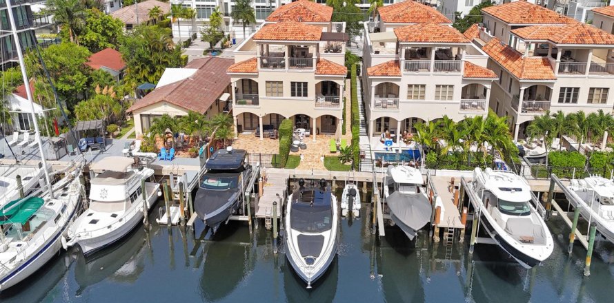 Touwnhouse à Fort Lauderdale, Floride 3 chambres, 286.14 m2 № 2254617