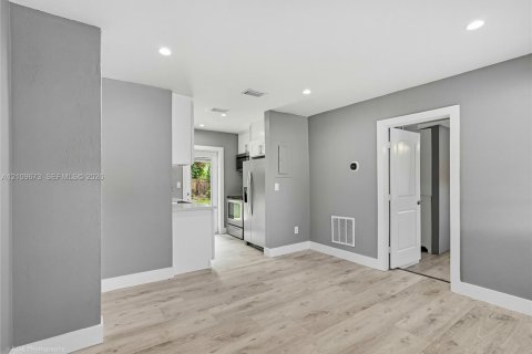 Villa ou maison à vendre à Pompano Beach, Floride: 3 chambres, 82.31 m2 № 2426450 - photo 20