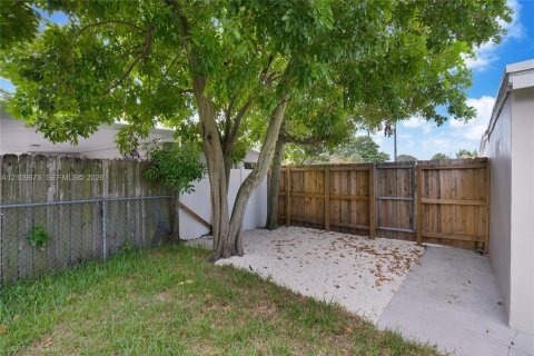 Villa ou maison à vendre à Pompano Beach, Floride: 3 chambres, 82.31 m2 № 2426450 - photo 29