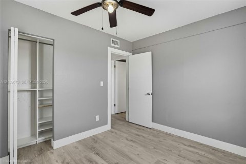 Villa ou maison à vendre à Pompano Beach, Floride: 3 chambres, 82.31 m2 № 2426450 - photo 24