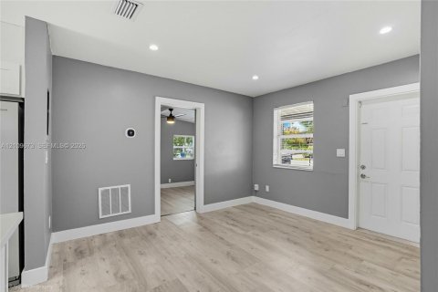 Villa ou maison à vendre à Pompano Beach, Floride: 3 chambres, 82.31 m2 № 2426450 - photo 8