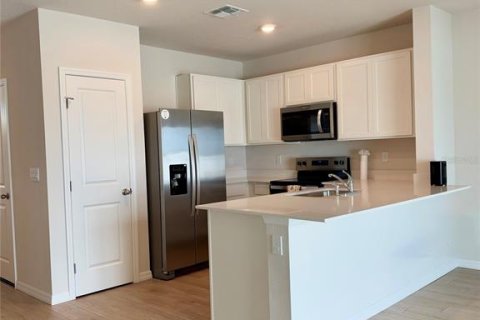 Touwnhouse à louer à Bradenton, Floride: 3 chambres, 136.01 m2 № 2383381 - photo 6