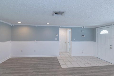 Villa ou maison à louer à Port Richey, Floride: 2 chambres, 94.67 m2 № 2380848 - photo 8