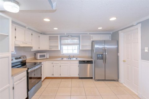 Villa ou maison à louer à Port Richey, Floride: 2 chambres, 94.67 m2 № 2380848 - photo 11