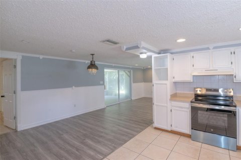 Villa ou maison à louer à Port Richey, Floride: 2 chambres, 94.67 m2 № 2380848 - photo 12