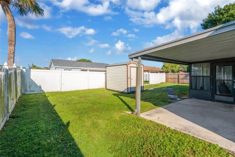 House in Brandon, Florida 3 bedrooms, 137.96 sq.m. № 2416234 - photo 21