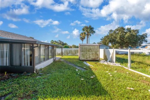 House in Brandon, Florida 3 bedrooms, 137.96 sq.m. № 2416234 - photo 24