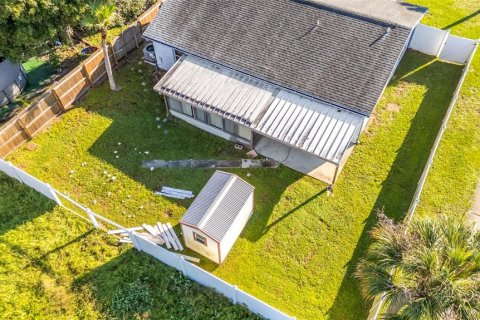House in Brandon, Florida 3 bedrooms, 137.96 sq.m. № 2416234 - photo 11