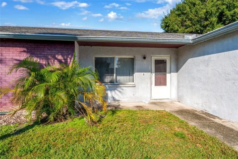 House in Brandon, Florida 3 bedrooms, 137.96 sq.m. № 2416234 - photo 28