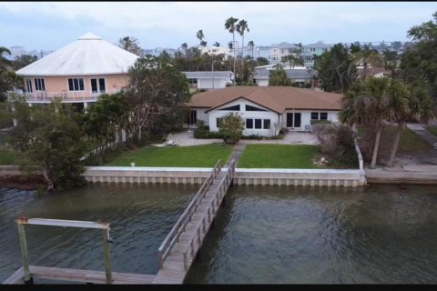 Villa ou maison à vendre à Saint Pete Beach, Floride: 4 chambres, 260.13 m2 № 1843919 - photo 9