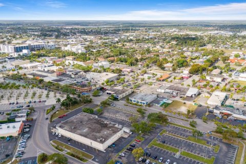 Commercial property in Homestead, Florida № 1766504 - photo 18