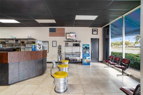 Commercial property in Homestead, Florida № 1766504 - photo 9