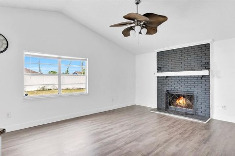 Villa ou maison à vendre à Deltona, Floride: 3 chambres, 144.56 m2 № 2284440 - photo 7