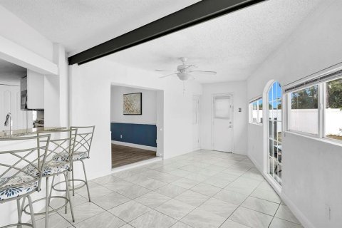 Villa ou maison à vendre à Deltona, Floride: 3 chambres, 144.56 m2 № 2284440 - photo 21