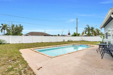 Villa ou maison à vendre à Deltona, Floride: 3 chambres, 144.56 m2 № 2284440 - photo 3
