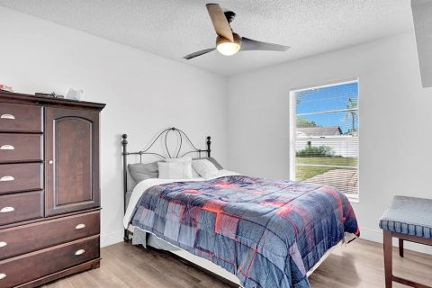Villa ou maison à vendre à Deltona, Floride: 3 chambres, 144.56 m2 № 2284440 - photo 18