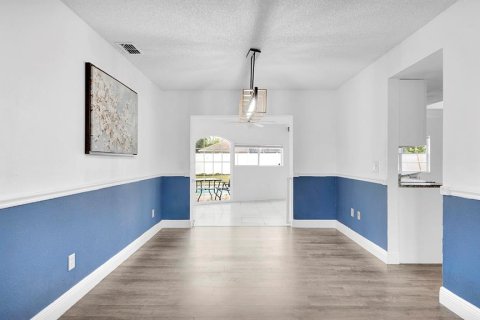 Villa ou maison à vendre à Deltona, Floride: 3 chambres, 144.56 m2 № 2284440 - photo 23