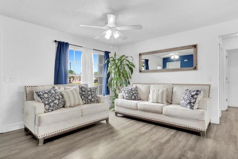 Villa ou maison à vendre à Deltona, Floride: 3 chambres, 144.56 m2 № 2284440 - photo 27