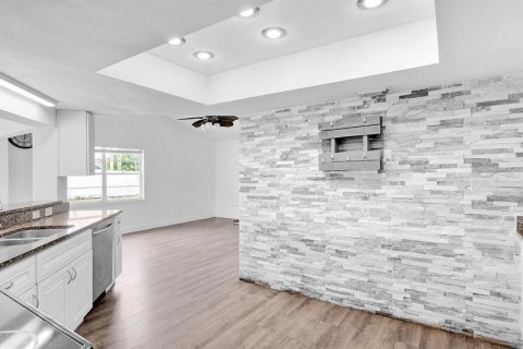 Villa ou maison à vendre à Deltona, Floride: 3 chambres, 144.56 m2 № 2284440 - photo 15