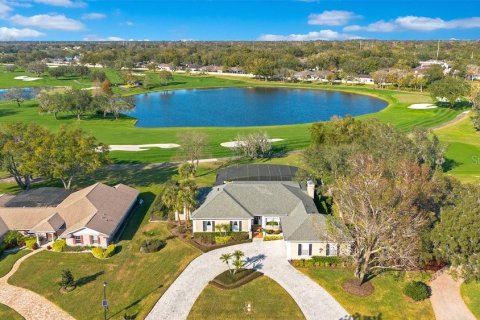 Villa ou maison à vendre à Orlando, Floride: 4 chambres, 316.15 m2 № 1529833 - photo 1