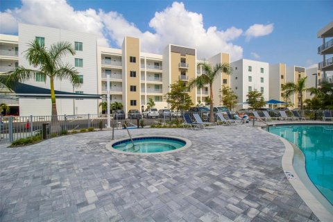 Copropriété à louer à Sarasota, Floride: 1 chambre, 75.25 m2 № 375617 - photo 6