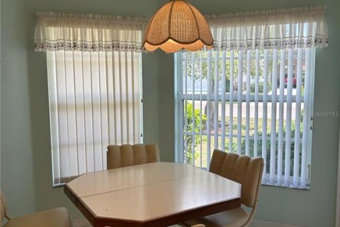 House in Davenport, Florida 2 bedrooms, 127.46 sq.m. № 2200312 - photo 5