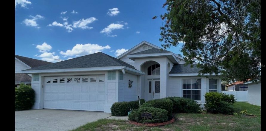 House in Davenport, Florida 2 bedrooms, 127.46 sq.m. № 2200312