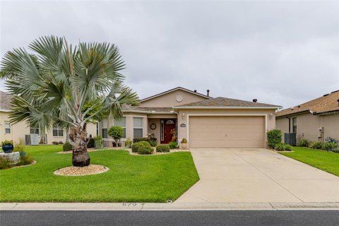 House in Ocala, Florida 2 bedrooms, 146.79 sq.m. № 1838545 - photo 1
